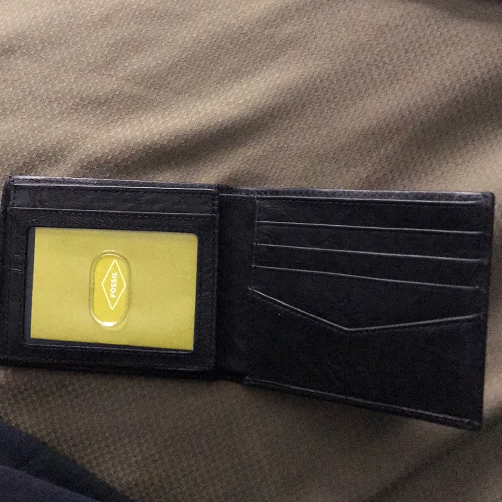 Men’s fossil wallet